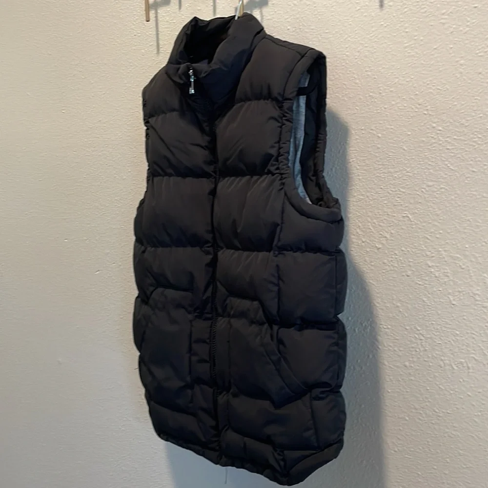 Black Puffer Vest Size 10/12 - Picture 4 of 12